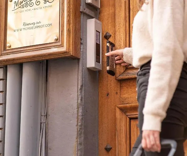 Monsieur Miot Concept - Centre Otel 3*